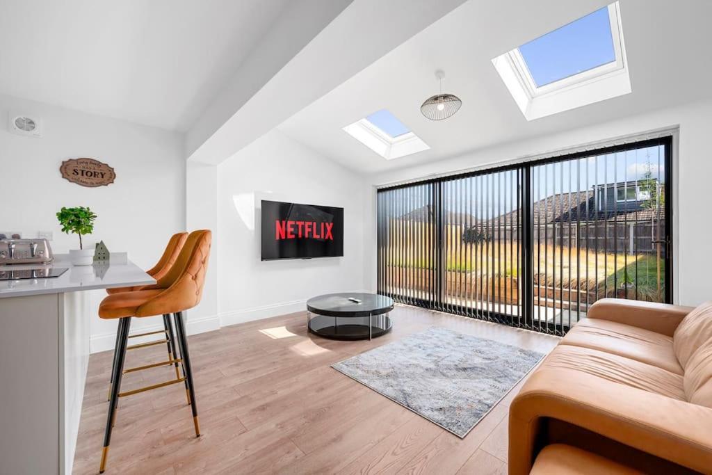 Chique Luxurious Modern Holiday home Worsley