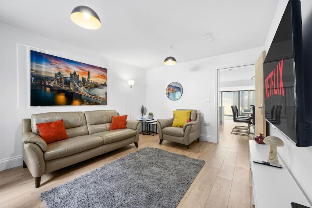 Chique Luxurious Modern * Worsley
