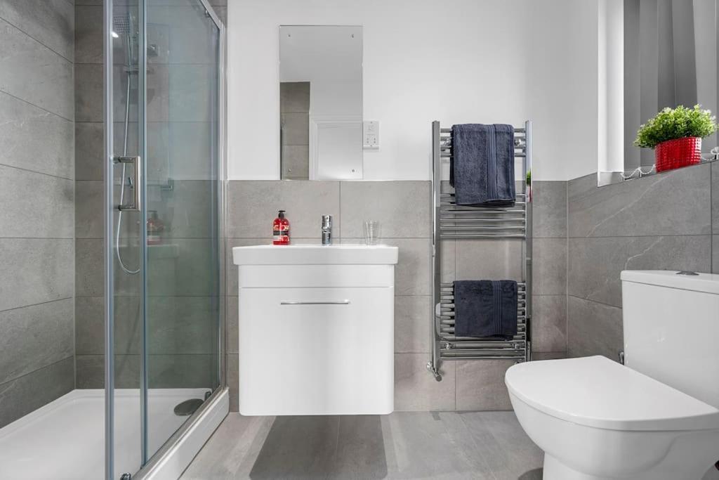 Chique Luxurious Modern Holiday home Worsley